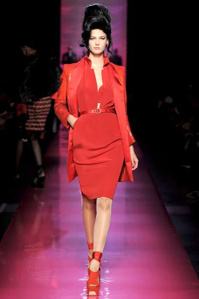 Look 19
